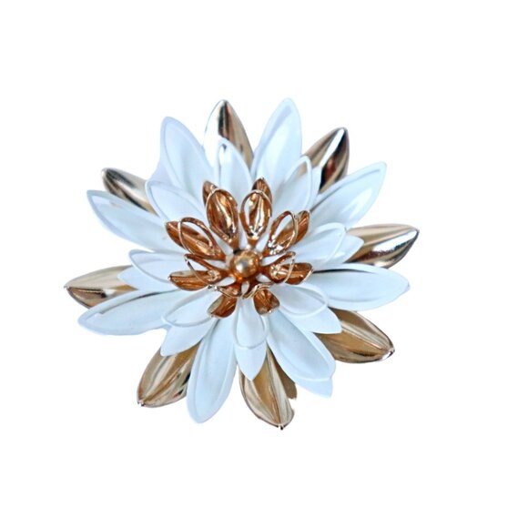 Vintage Sarah Coventry Water Lily Brooch Pin - Picture 1 of 4